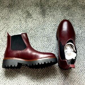 Brand new in box Caslon burgundy booties